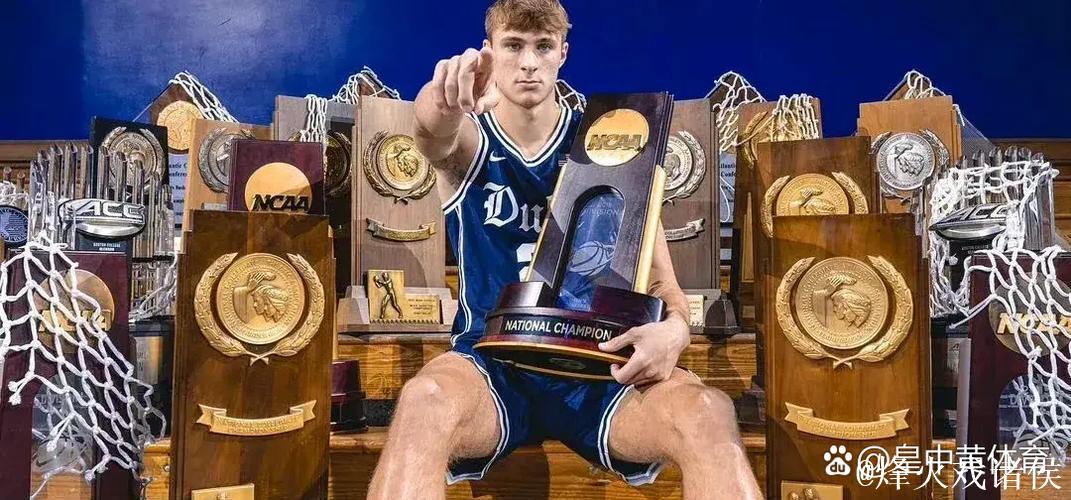 单场40+5+5球员年龄：弗拉格最年轻，之后是詹姆斯杜兰特